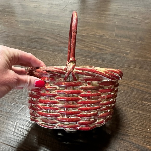 SMALL RED WASHED DECORATIVE BASKET - Picture 2 of 12